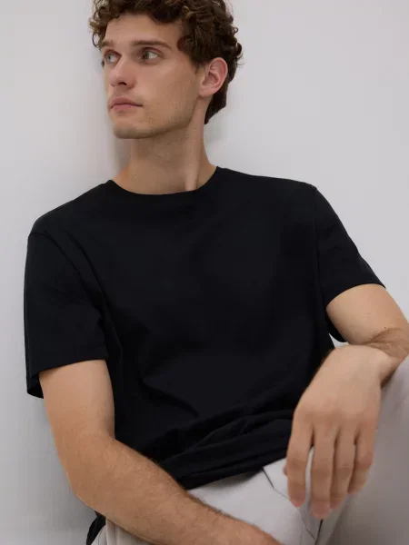 Футболка Reserved черная