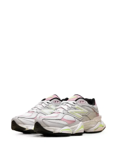 Sneakerși New Balance cu șireturi din dantelă violet