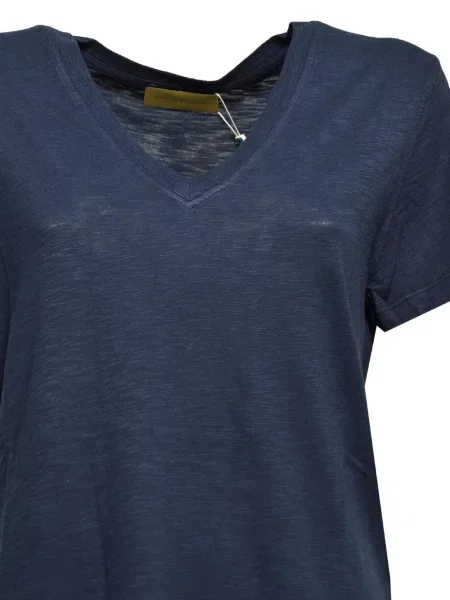 Koszulka z dekoltem v Momoni z dekoltem w serek niebieska