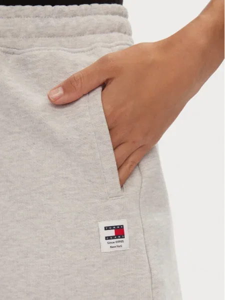 Tommy Jeans Pantaloni scurți sport New Cls gri