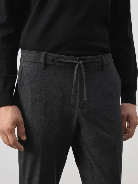 Spodnie slim fit z elastycznym pasem ciemnoszary Mężczyzna 48 MANGO MAN