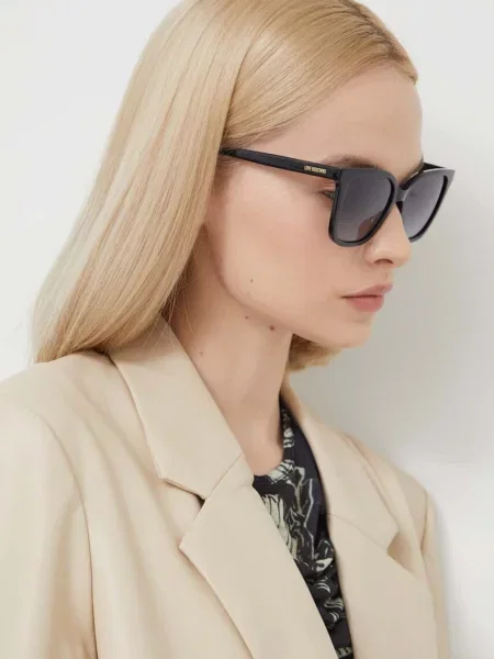 Солнцезащитные очки Love Moschino черные