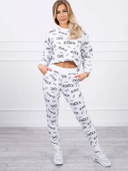 Анцуг Kesi бяло