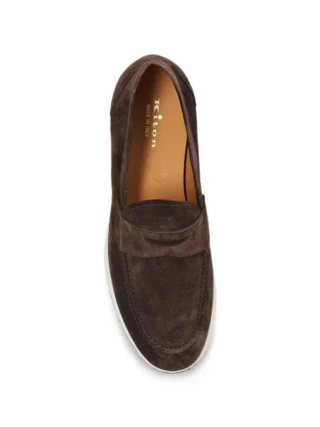 Pantofi loafer Kiton din piele de căprioară maro