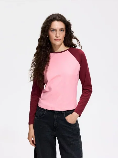 Reserved Tricou cu mânecă lungă din roz