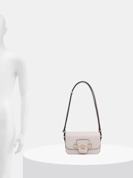 Кожаная сумочка Guess