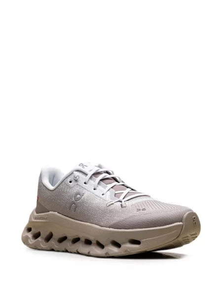 Sneakerși On