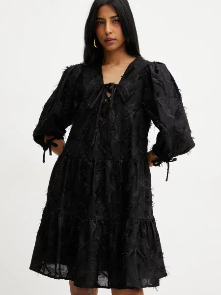 Silvian Heach rochie din MICAUTI mini evazati negru