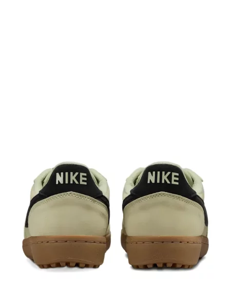 Велурени маратонки Nike бяло