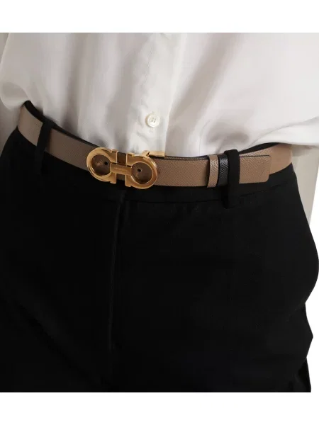 Curea Ferragamo din piele bej