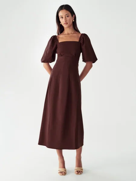 Willa Rochie Meena închis maro