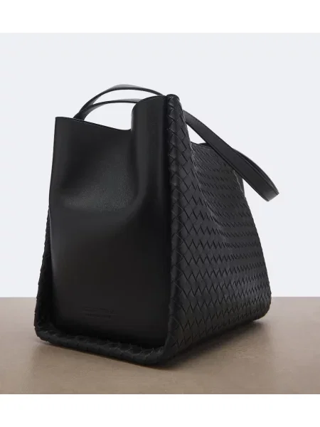 Кожена шопинг чанта Bottega Veneta черно