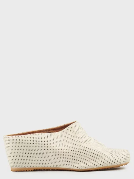 Шлепанцы Donna Piu бежевые