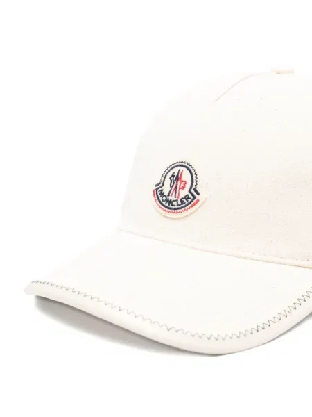 Căciulă Moncler cu autograf