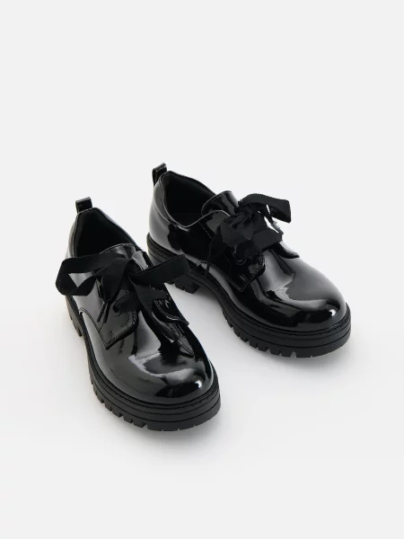 Reserved Műbőr loafer cipő fekete