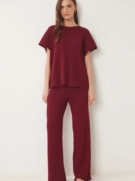 Happiness İstanbul Costum cu pantaloni burgundy roșu