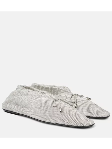 Balerinke Toteme z lokom