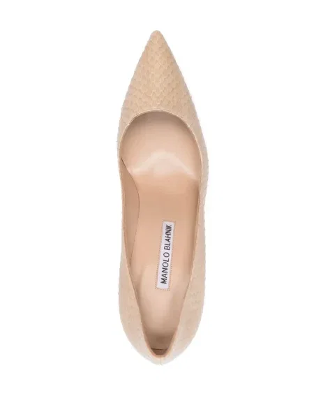 Pantofi cu toc Manolo Blahnik cu vârf ascuţit