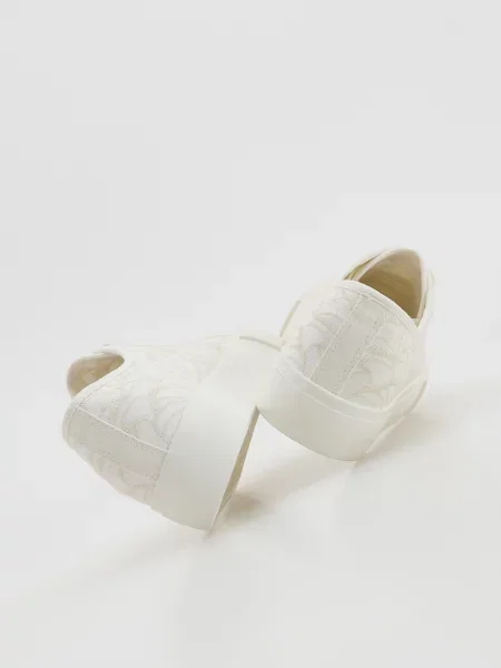 Кеды Reserved с вышивкой белые