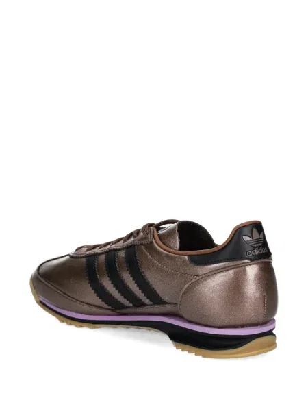 Prugaste bermuda kratke hlače Adidas s vezicama s čipkom smeđa