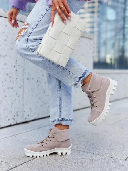 Semišové kotníkové boty S. Barski bílé