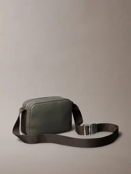 Calvin Klein Jeans Taška cez rameno Cargo Camera Bag Kaki