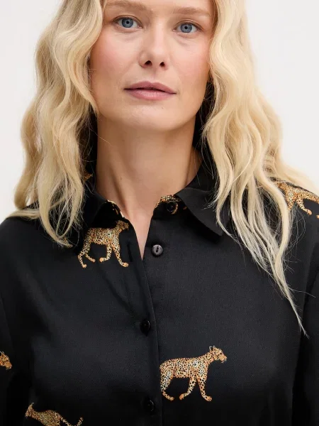 Lola Casademunt сукня