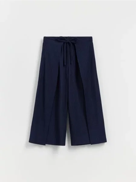 Reserved Кюлоти з складками темно-синій сині