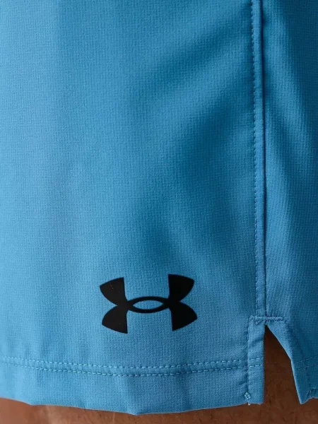 Спортивные шорты Under Armour