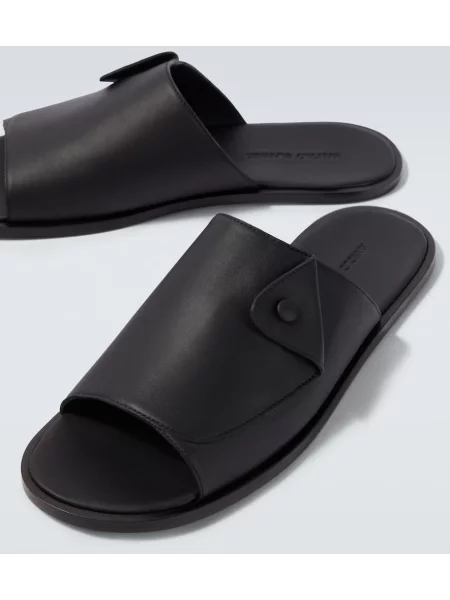 Sandale Manolo Blahnik din piele negru