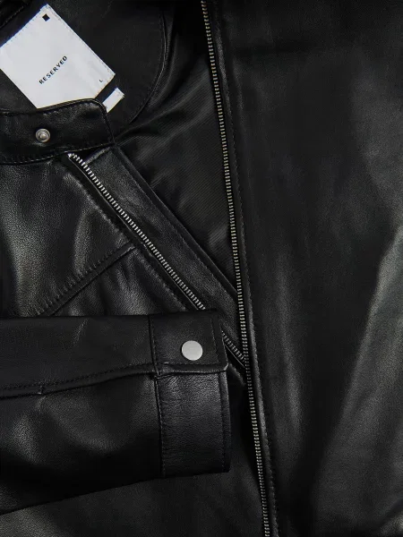 Кожаная куртка Reserved с воротником стойка черная