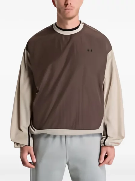 Пуловер Under Armour с кръгло деколте кафяво