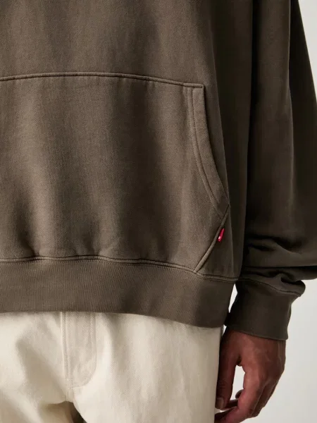 Подрязан суичър с качулка Levi's® с качулка кафяво