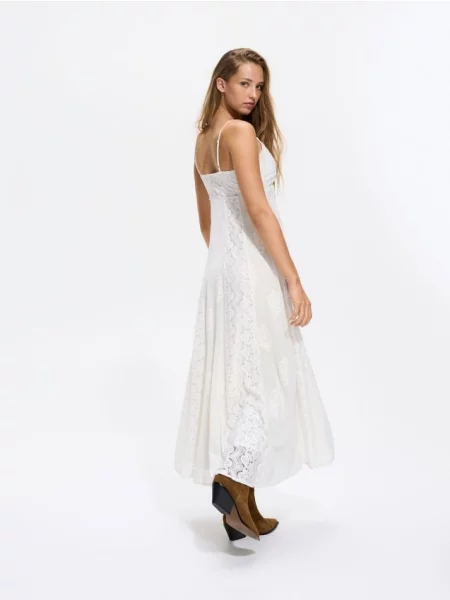 Reserved Rochie cu ornament din dantelă crem