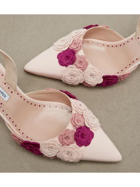 Pantofi cu toc Manolo Blahnik cu model floral slingback roz