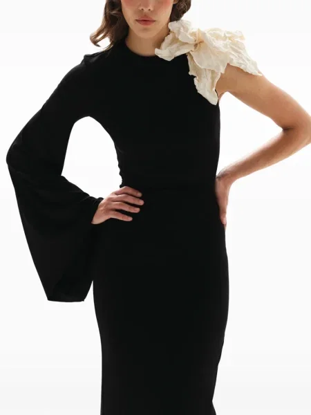 Rochie maxi Manuri cu un umăr gol de costum negru