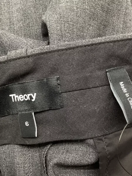 Decupat pantaloni Theory negru