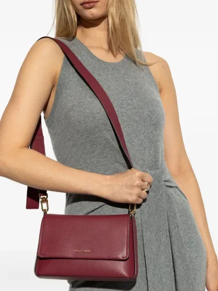 Portofel Michael Michael Kors cu imprimeu geometric roșu