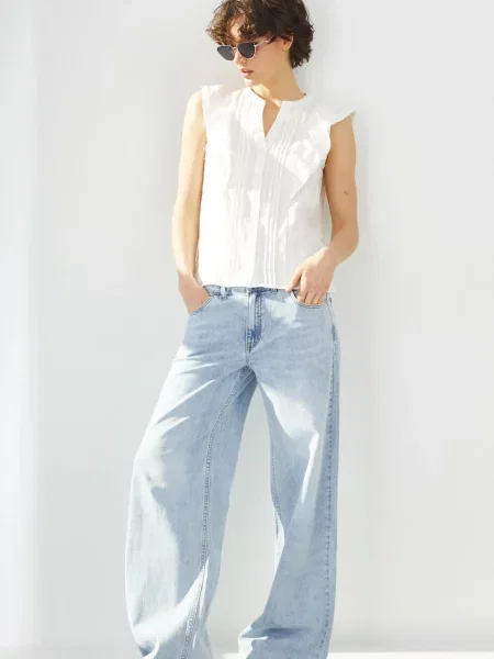 Блуза Medicine дамска с изчистен дизайн бяло