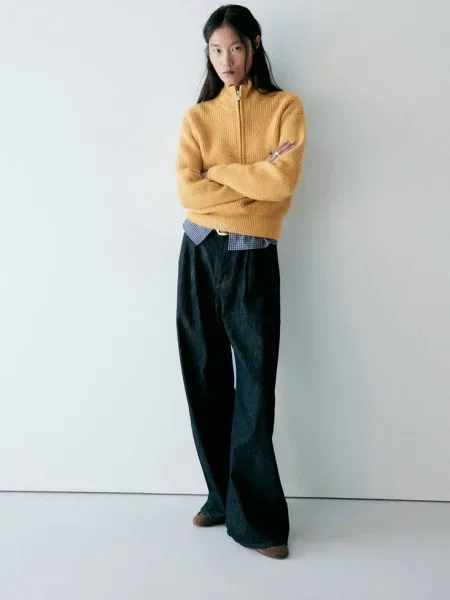 Sweter z golfem i zamkiem musztardowy Kobieta XS MANGO