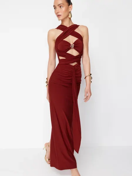 Sukienka wieczorowa Trendyol w wężowy wzór garniturowa