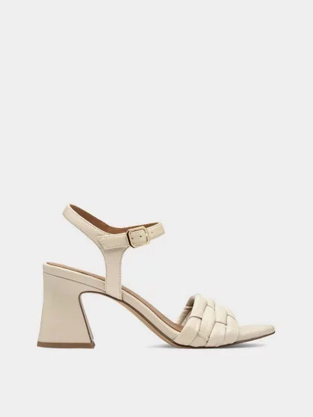 Шкіряні Босоніжки Tamaris молочний