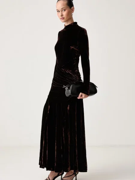 Bardot rochie din velur KORINA maro
