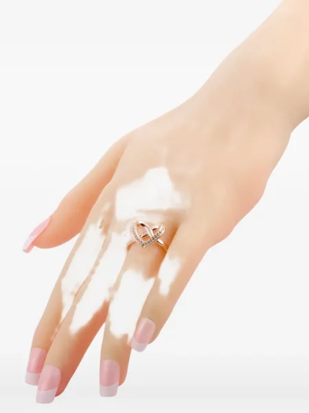 Inel Swarovski cu motiv cu inimi roz