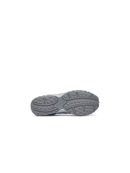 Sneakersy New Balance Strieborná