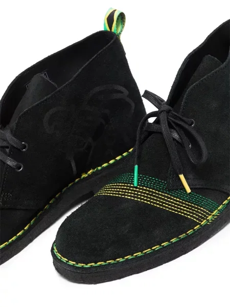 Велурени пустинни ботуши Clarks Originals черно