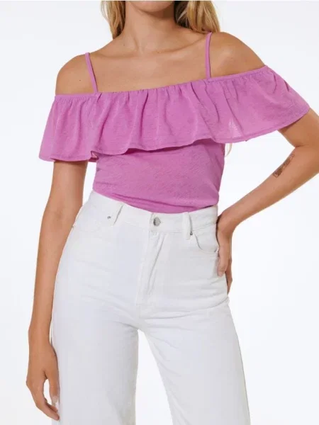 Топ на бретелях із воланом біля вирізу світло-ліловий