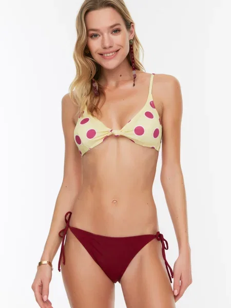 Kopalke Trendyol z nizkim pasom rdeča