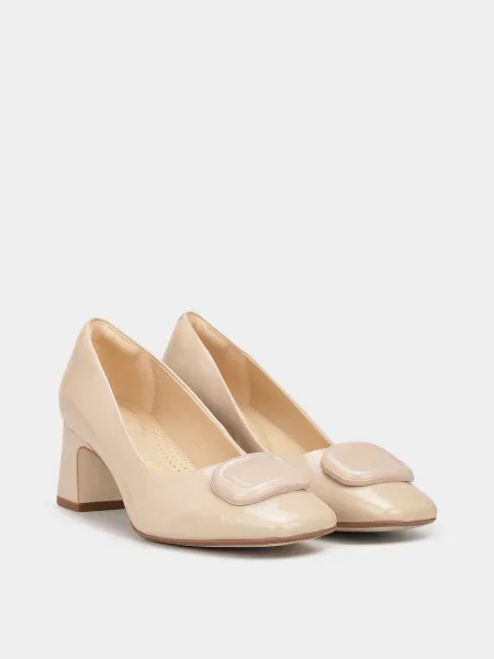 Шкіряні Туфлі Clarks бежевий