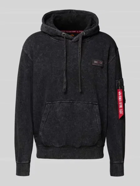 Bluza z kapturem i kieszenią na błyskawiczny na rękawie Alpha Industries czarna